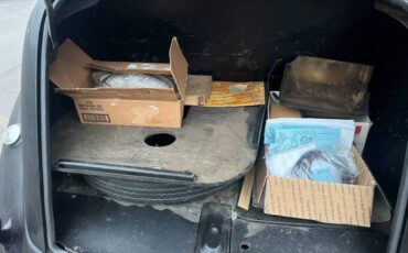 Ford-deluxe-1937-black-7