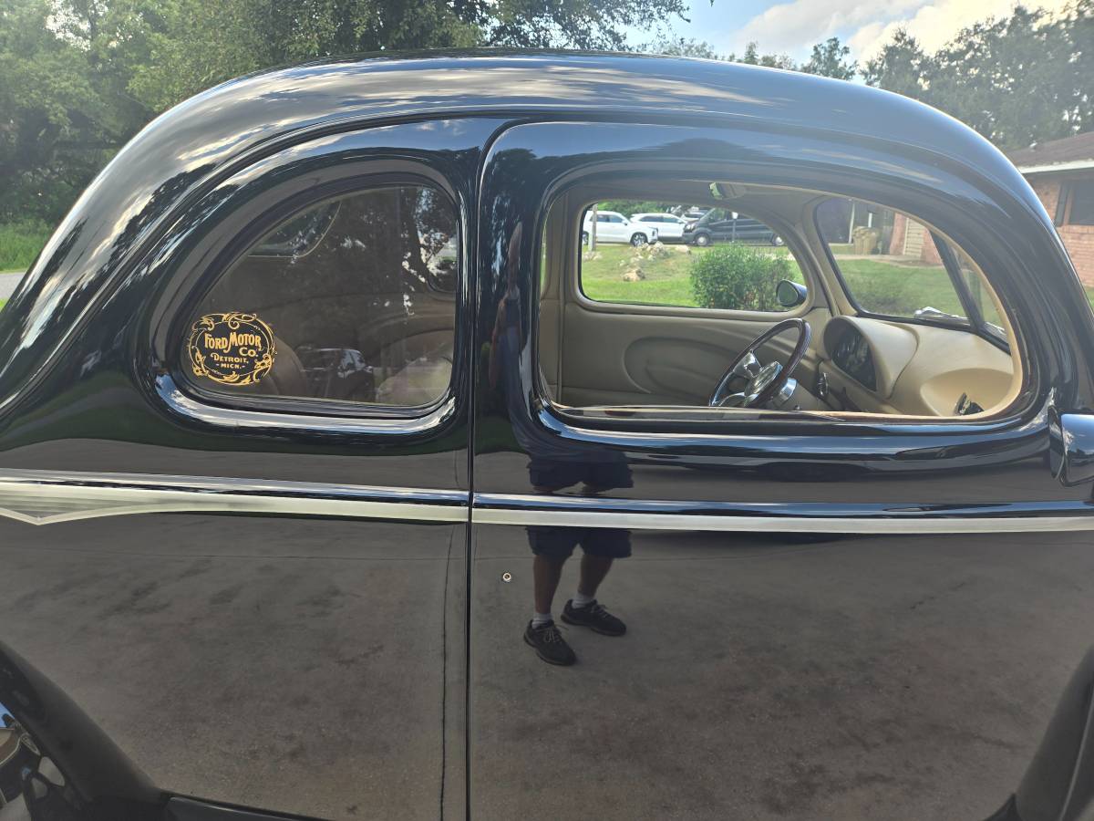 Ford-deluxe-coupe-1940-black-10