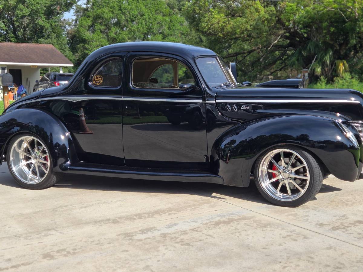 Ford-deluxe-coupe-1940-black-20