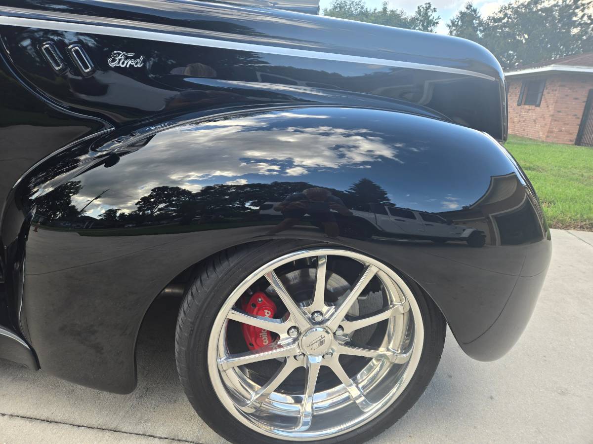 Ford-deluxe-coupe-1940-black-7