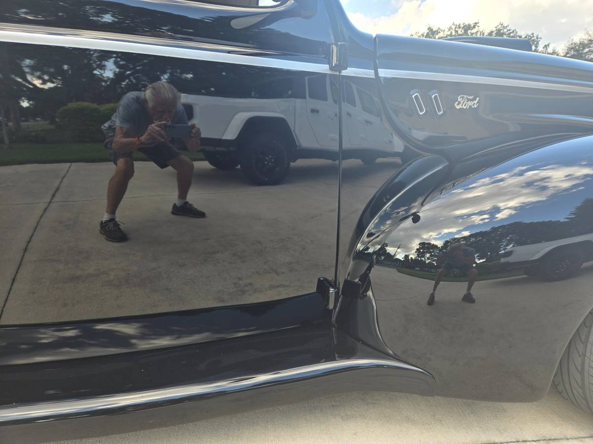 Ford-deluxe-coupe-1940-black-8