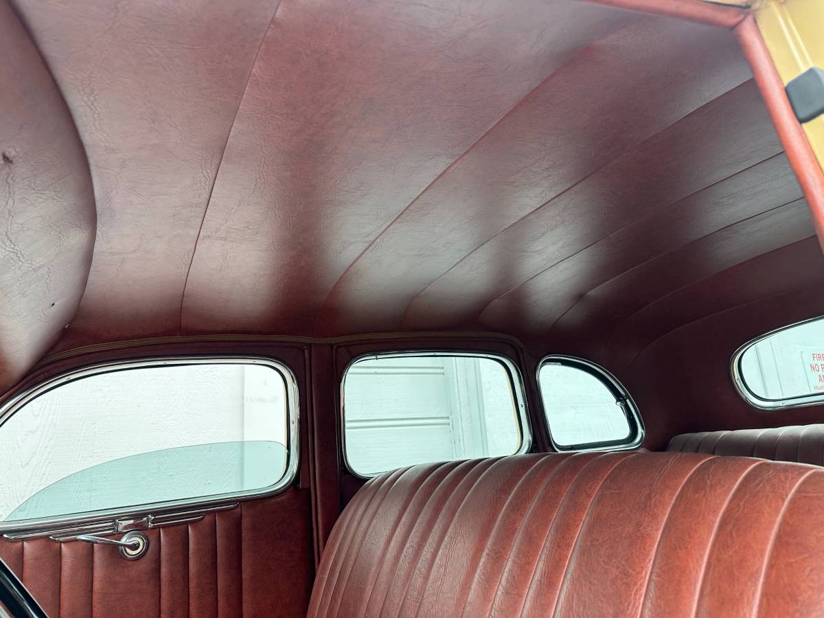 Ford-deluxe-sedan-1936-13