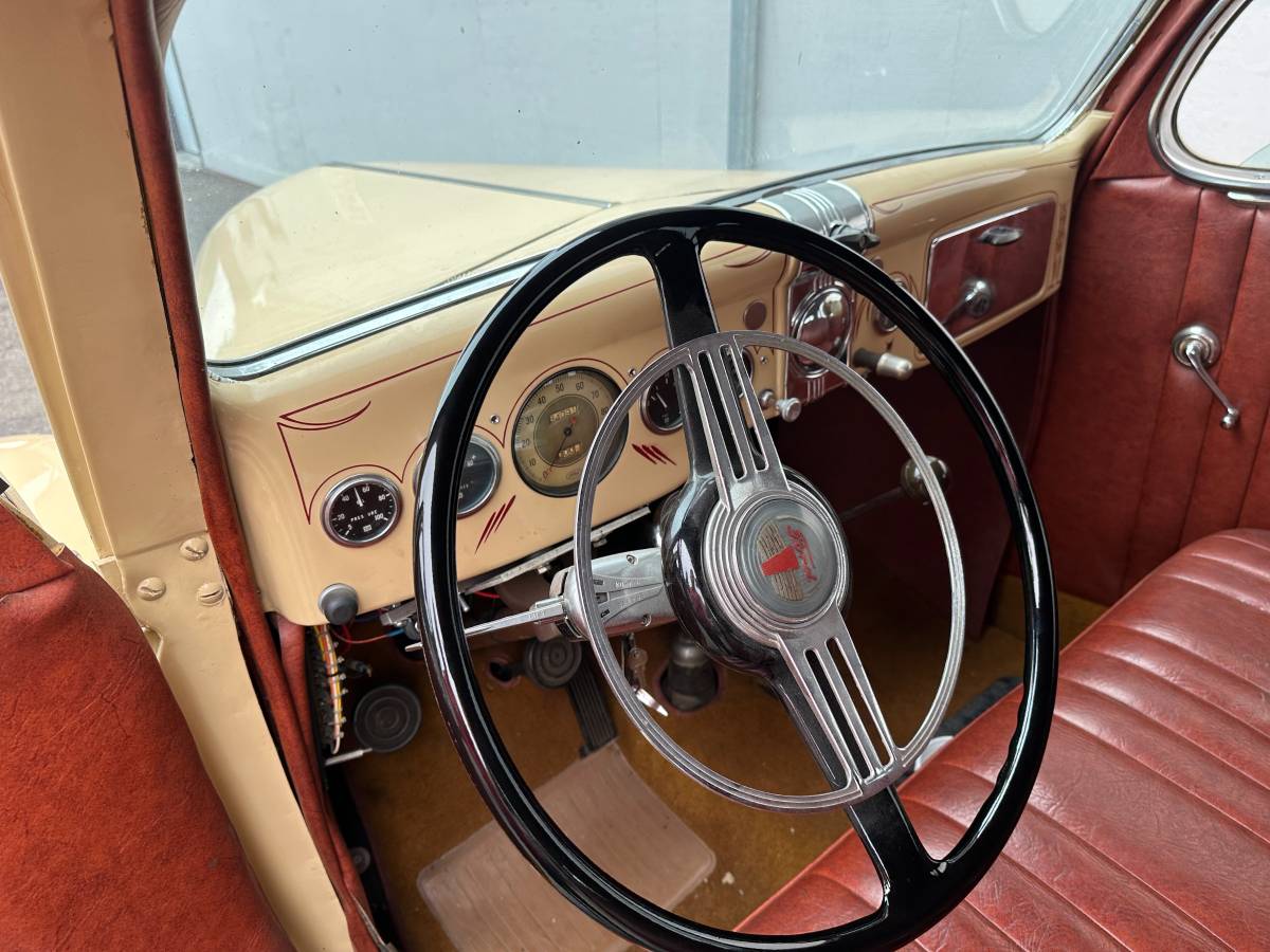 Ford-deluxe-sedan-1936-2