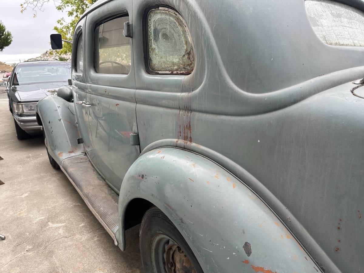 Ford-deluxe-sedan-1936-20