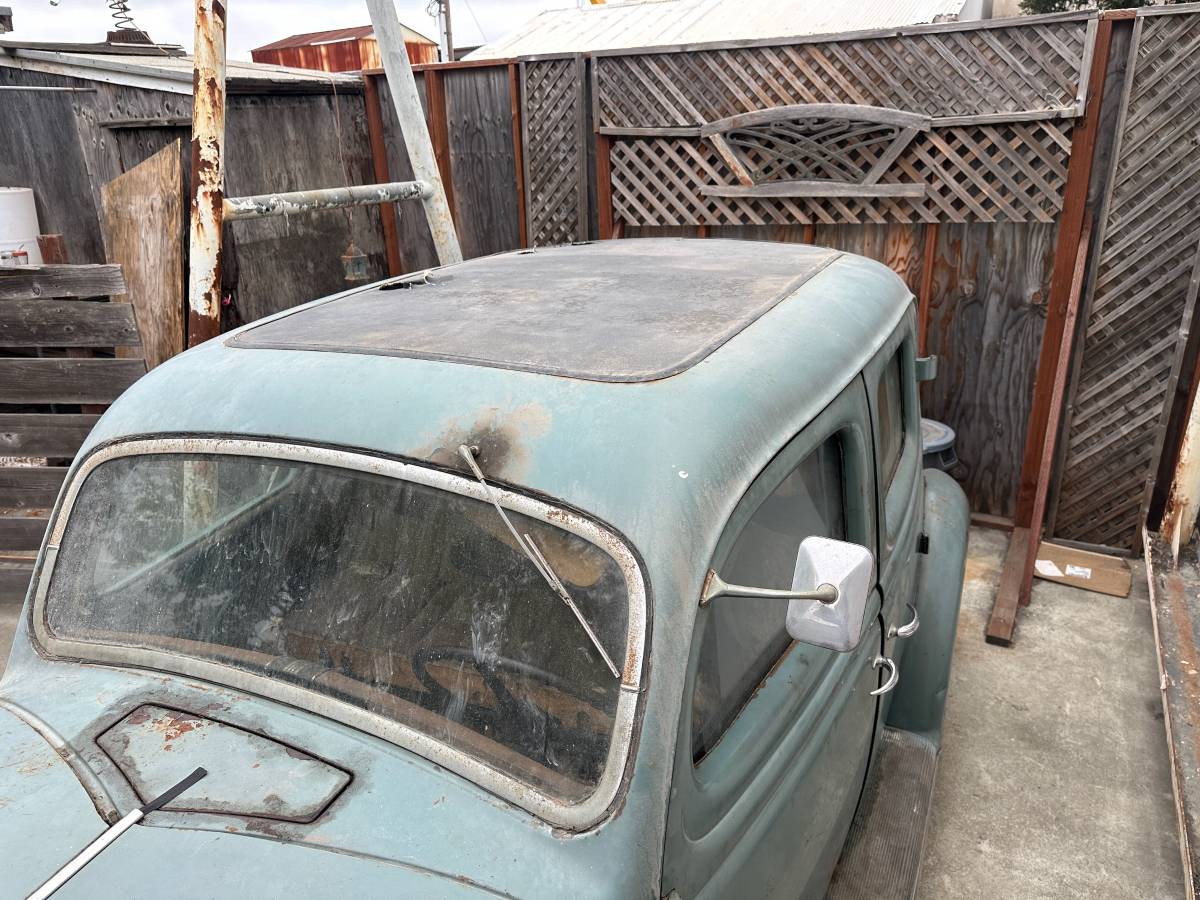 Ford-deluxe-sedan-1936-32