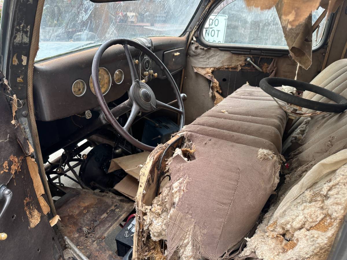 Ford-deluxe-sedan-1936-38