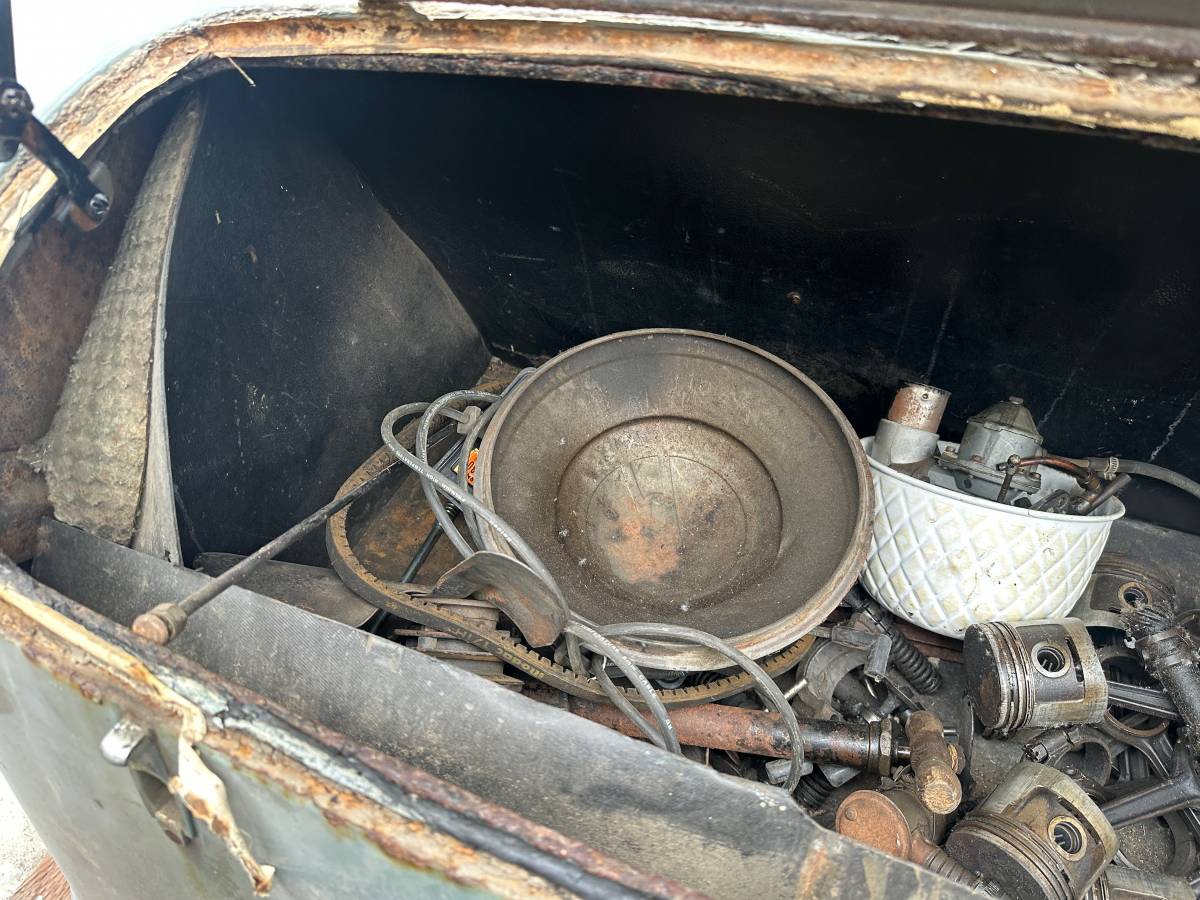 Ford-deluxe-sedan-1936-39