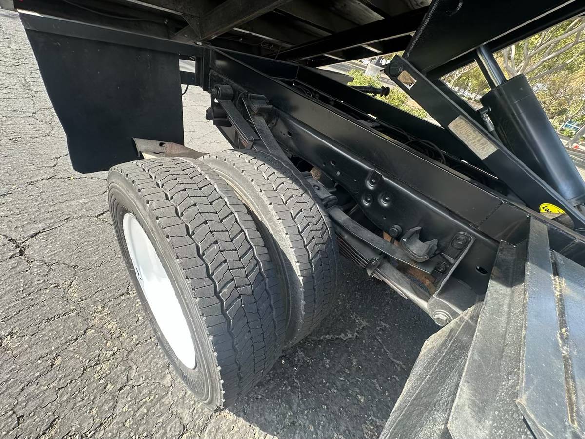 Ford-diesel-1981-white-13