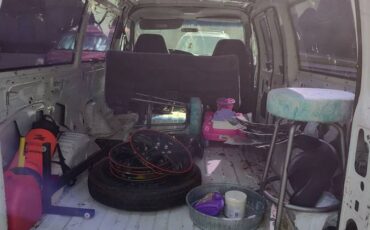 Ford-e-150-econoline-1993-white-3