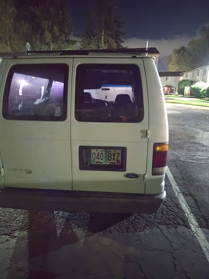 Ford-e-150-econoline-1993-white-4