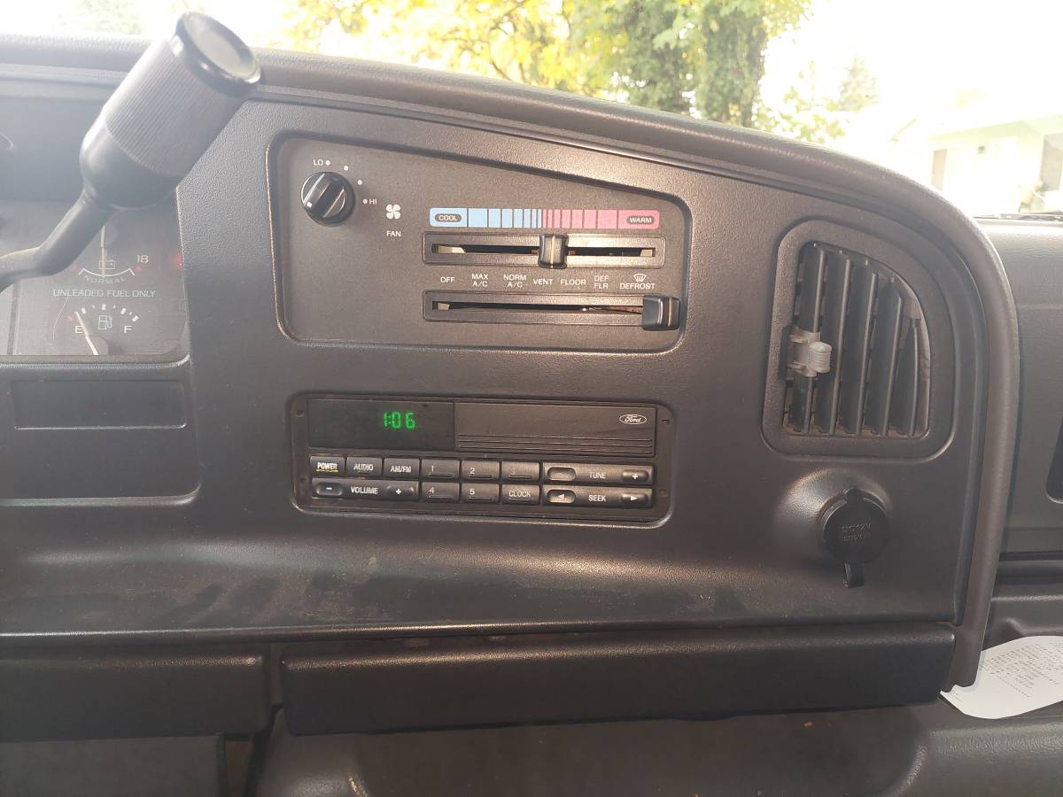 Ford-e-250-econoline-1996-white-2