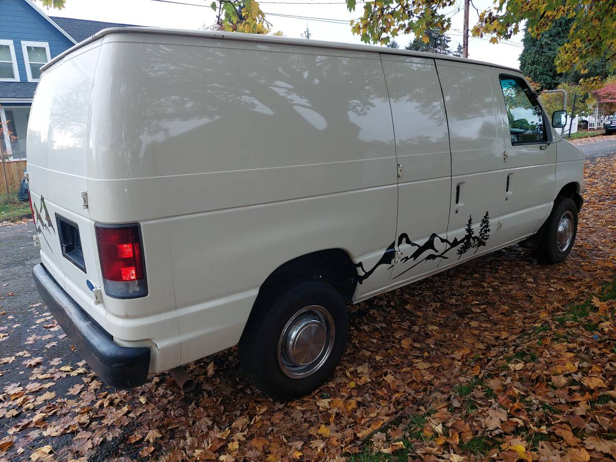 Ford-e-250-econoline-1996-white-9