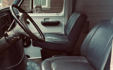 Ford-e-350-cargo-van-1990-white-7