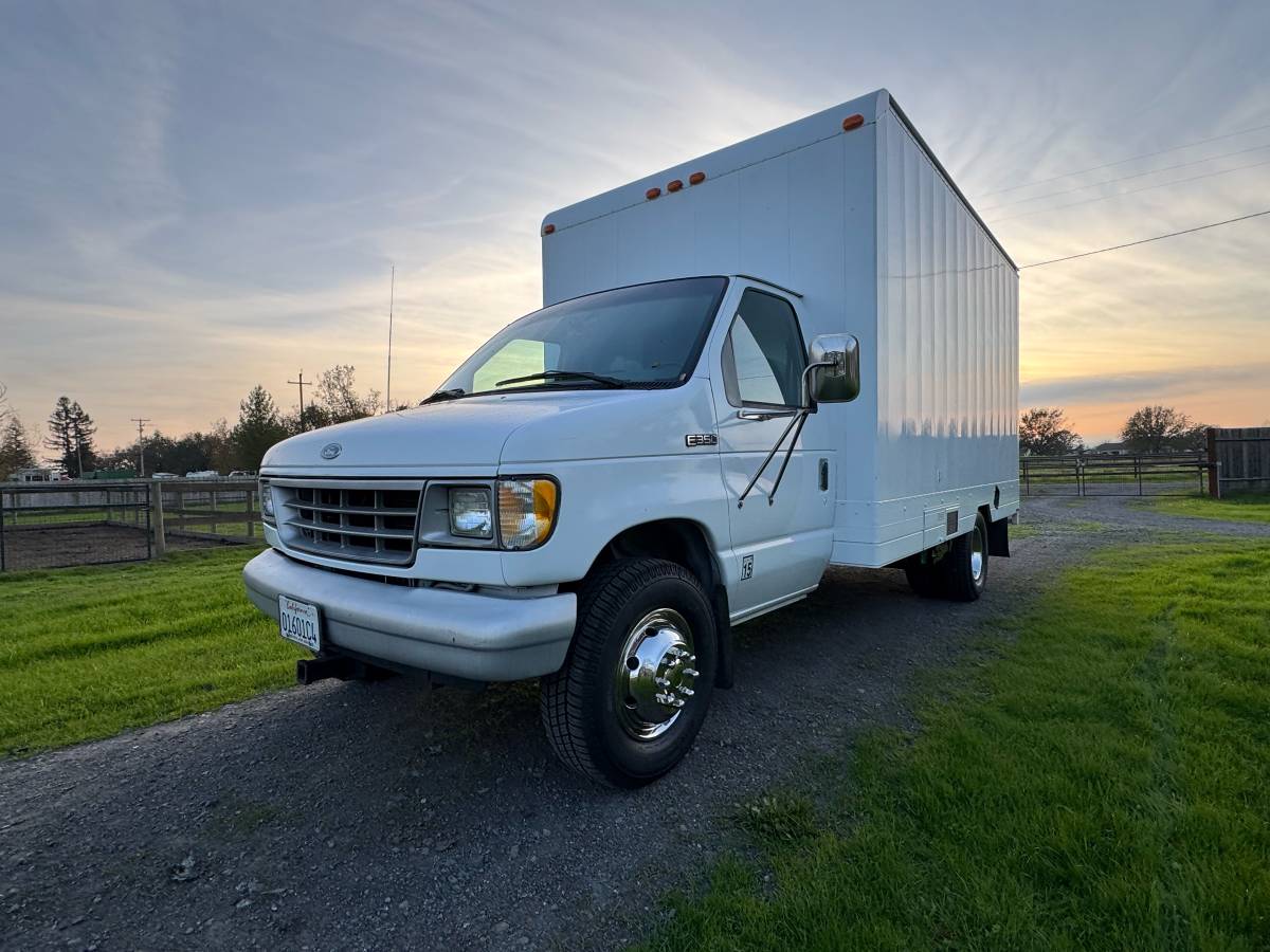 Ford-e-350-econoline-1996-white-1
