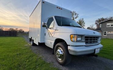 Ford-e-350-econoline-1996-white-10