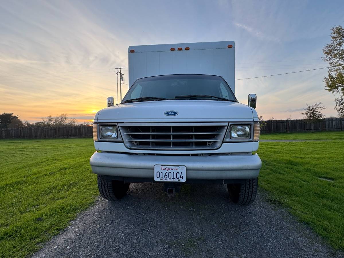 Ford-e-350-econoline-1996-white-11