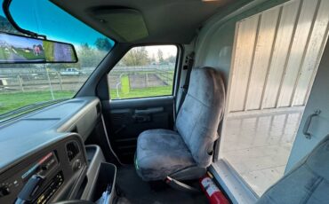 Ford-e-350-econoline-1996-white-15