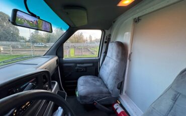 Ford-e-350-econoline-1996-white-16