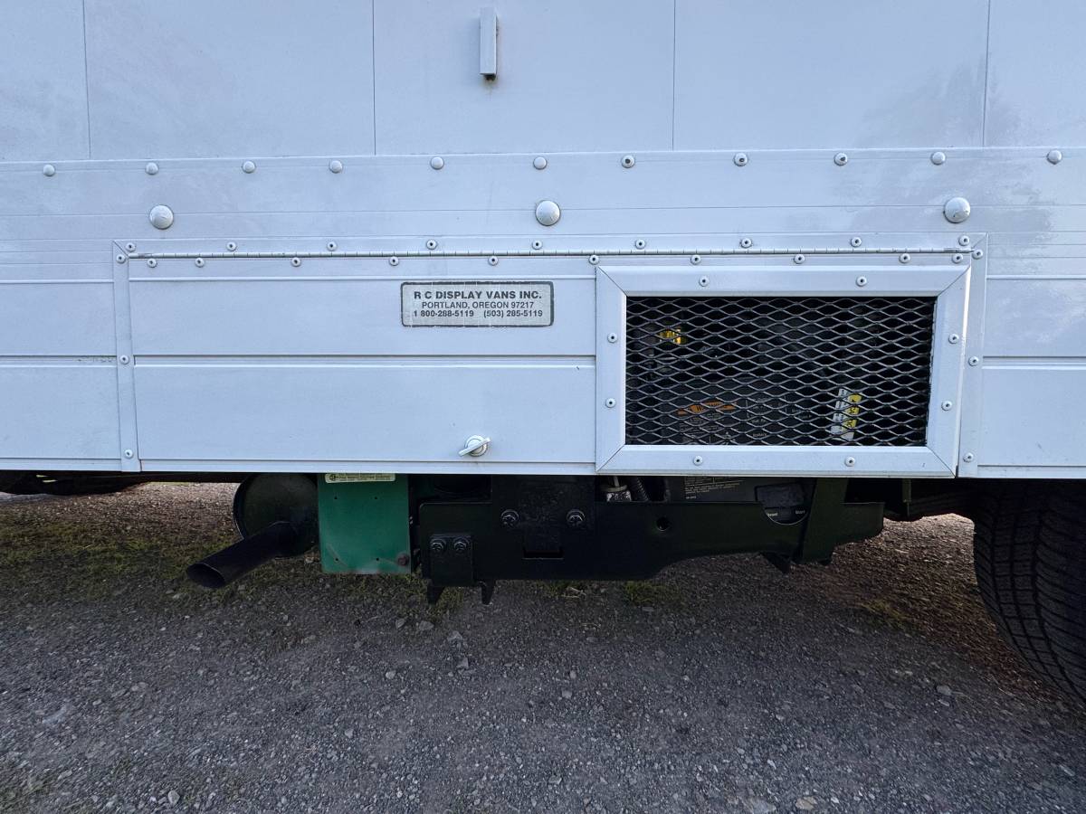 Ford-e-350-econoline-1996-white-22