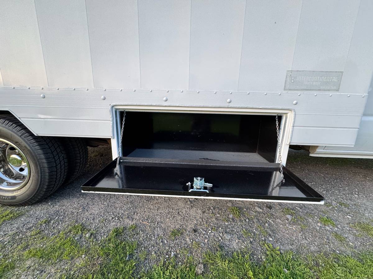 Ford-e-350-econoline-1996-white-5