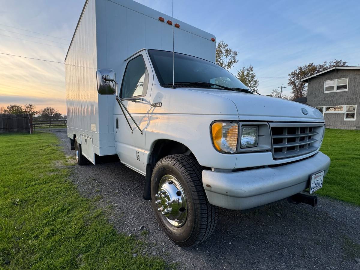 Ford-e-350-econoline-1996-white-9