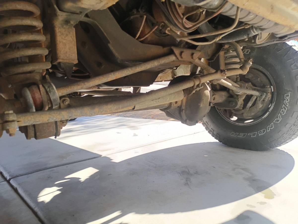 Ford-e150-4x4-1983-brown-11