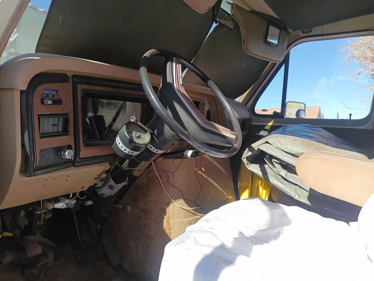 Ford-e150-4x4-1983-brown-15