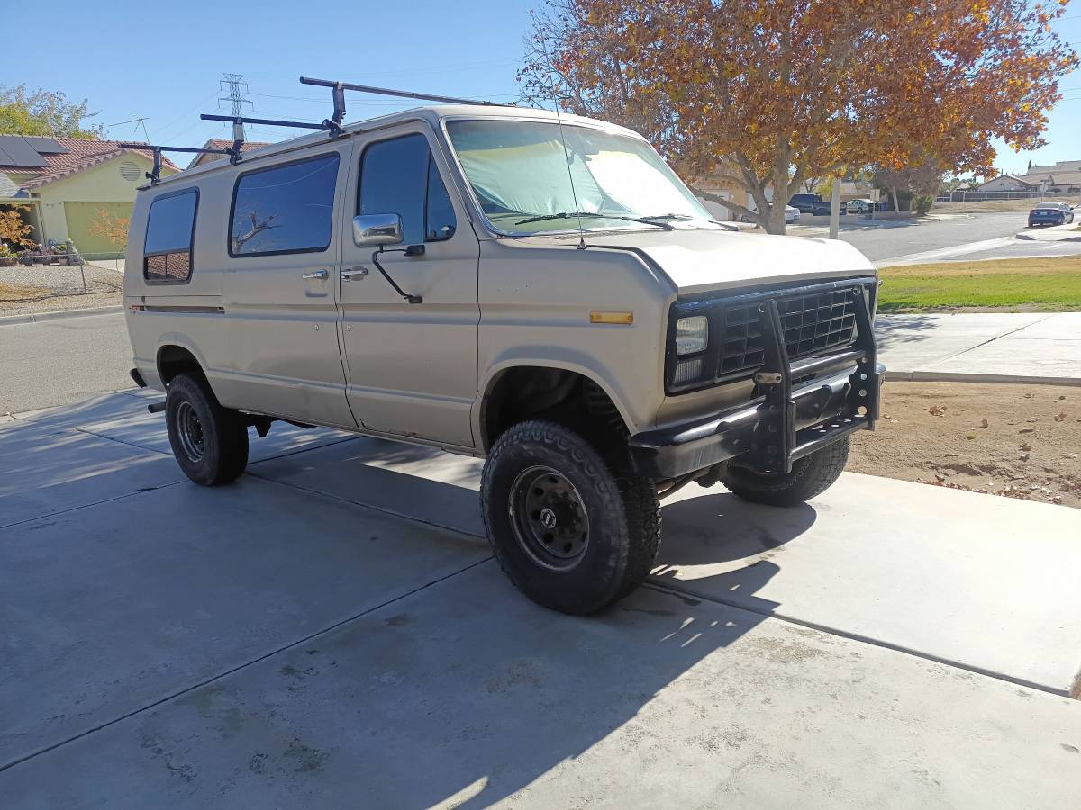 Ford-e150-4x4-1983-brown-2