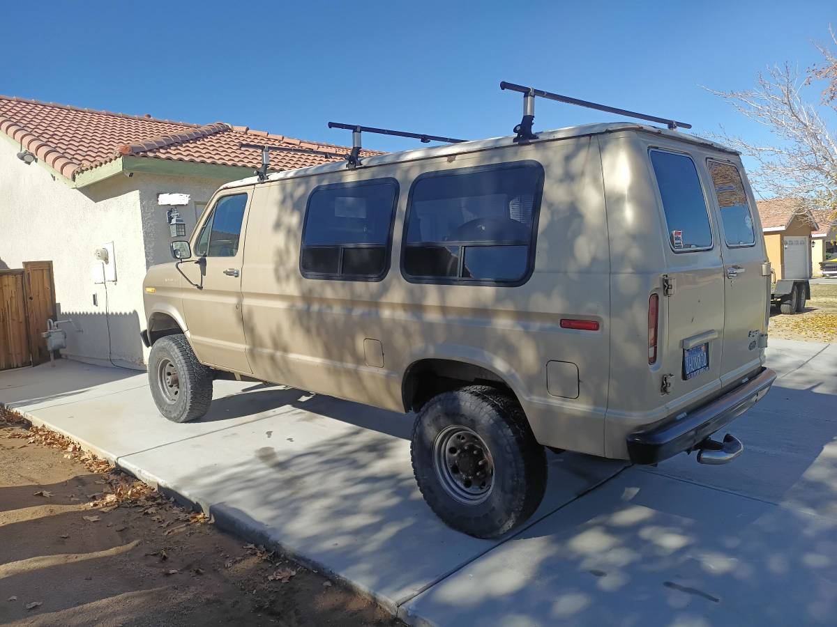 Ford-e150-4x4-1983-brown-4