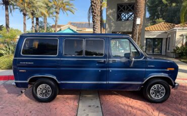 Ford-e150-club-wagon-1979-blue-1