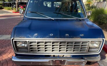 Ford-e150-club-wagon-1979-blue-2