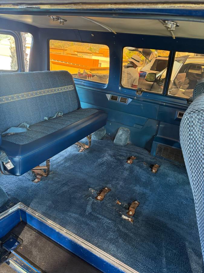 Ford-e150-club-wagon-1979-blue-3