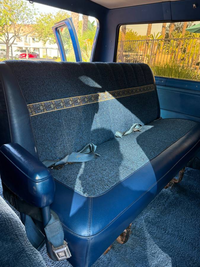 Ford-e150-club-wagon-1979-blue-4