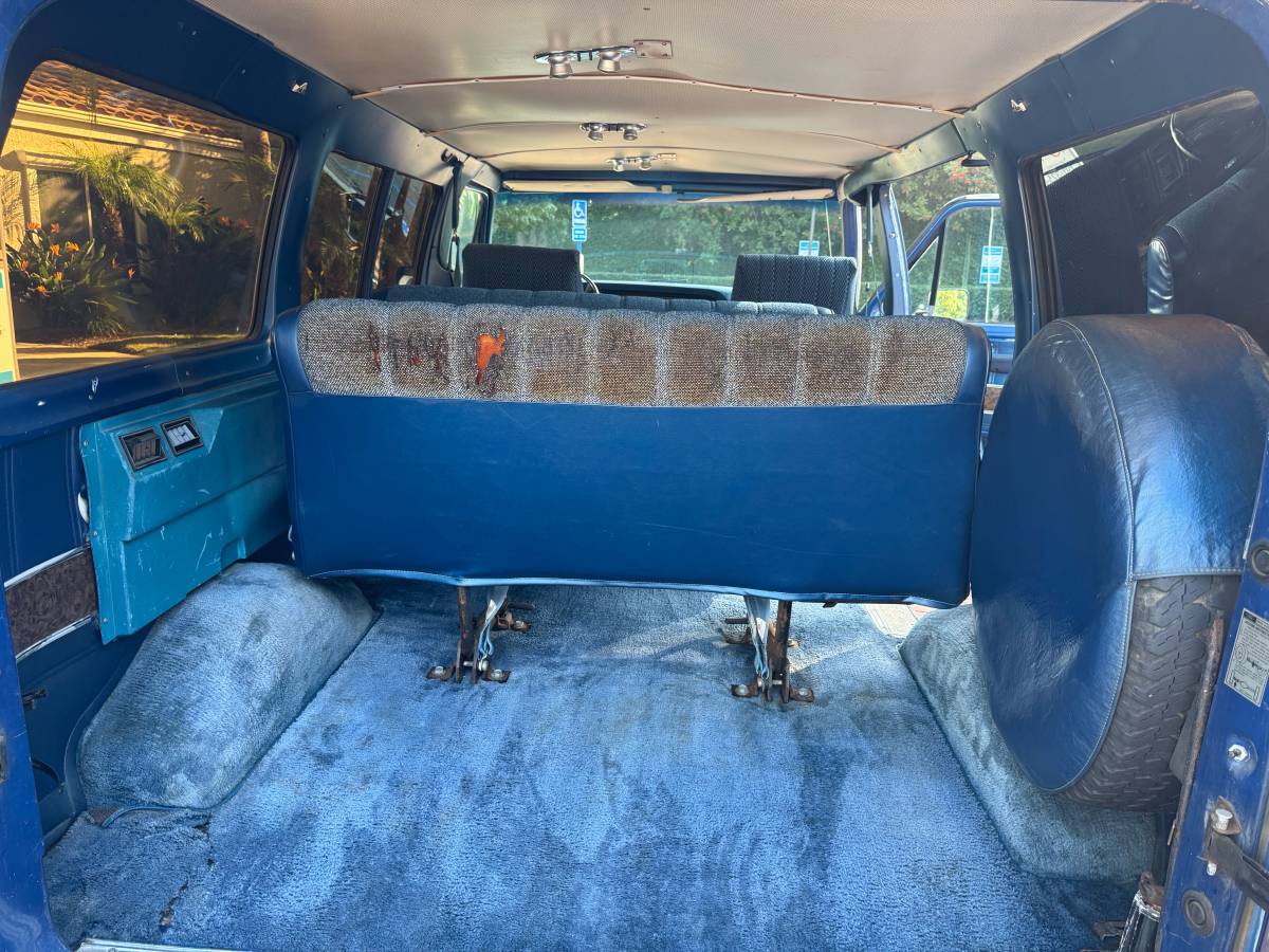 Ford-e150-club-wagon-1979-blue-6