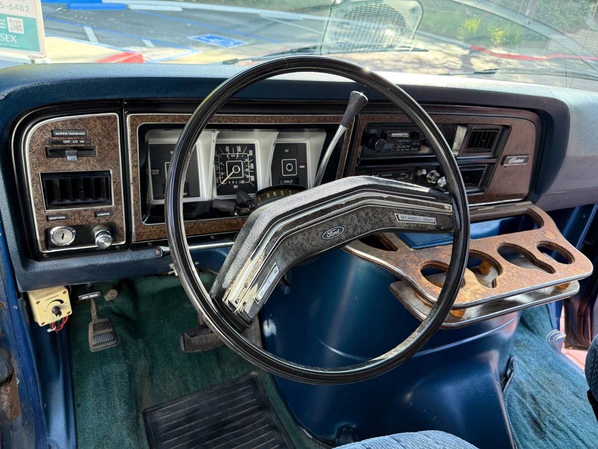 Ford-e150-club-wagon-1979-blue-7
