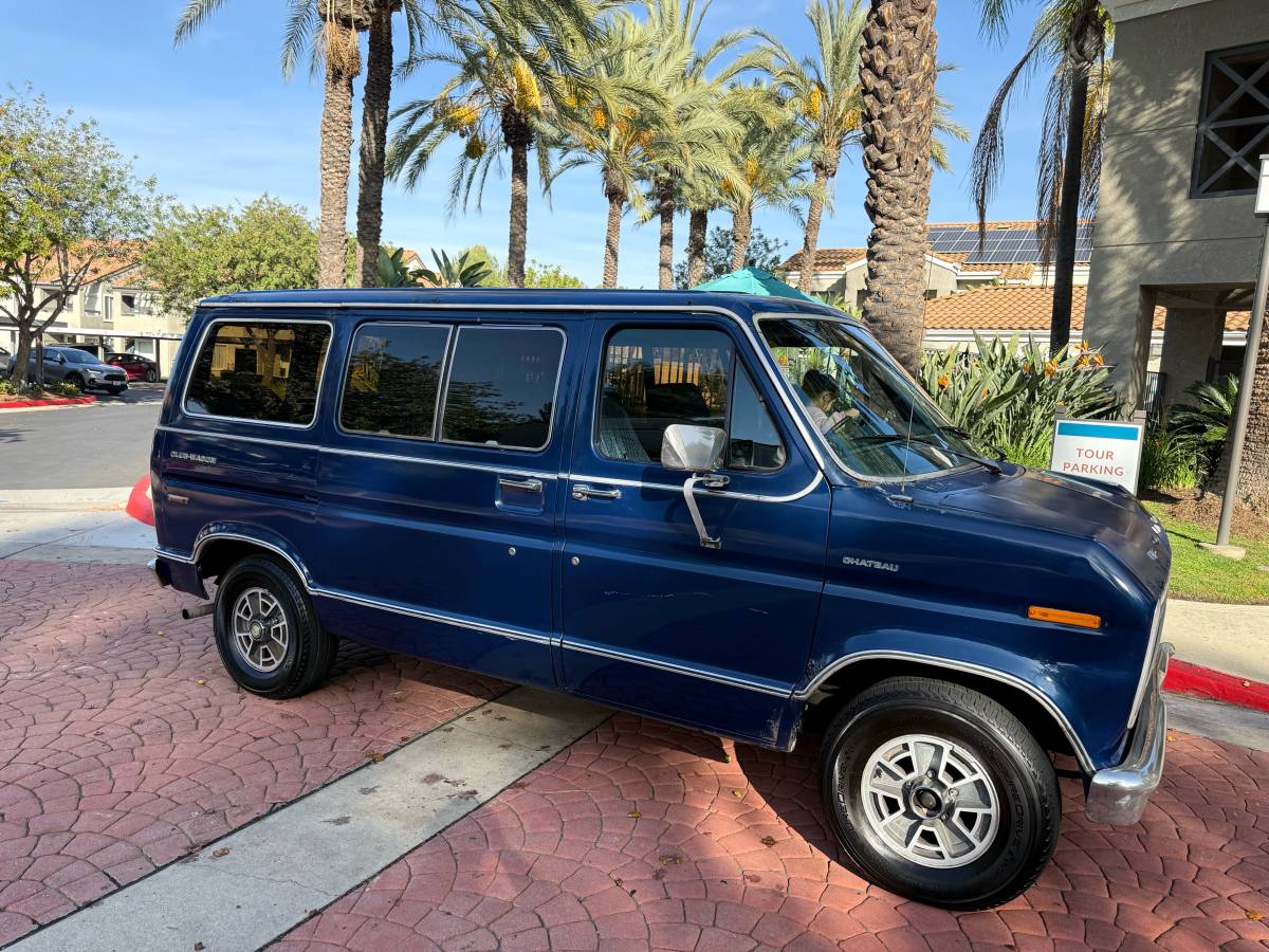 Ford-e150-club-wagon-1979-blue-9