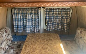 Ford-e150-conversion-van-1984-blue-11