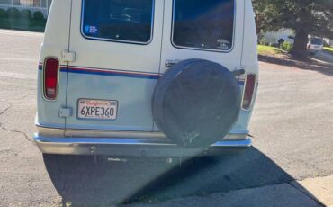 Ford-e150-conversion-van-1984-blue-6