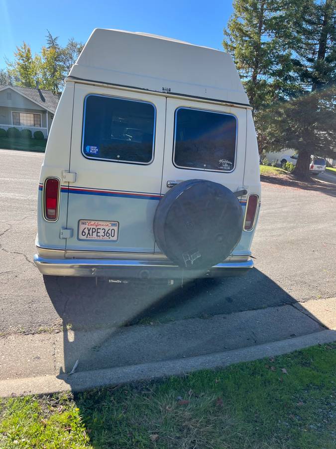Ford-e150-conversion-van-1984-blue-6