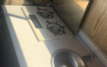 Ford-e150-conversion-van-1984-blue-7