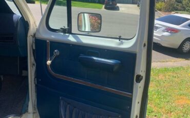 Ford-e150-conversion-van-1984-blue-9