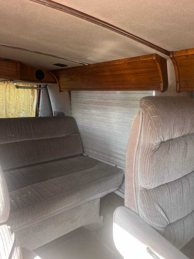 Ford-e150-conversion-van-1990-red-12