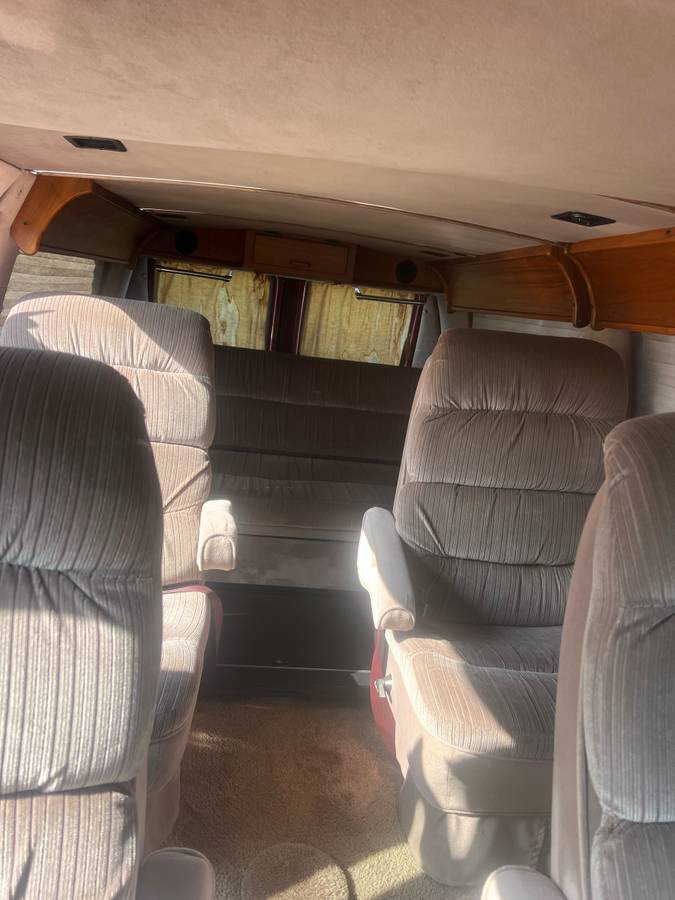 Ford-e150-conversion-van-1990-red-14