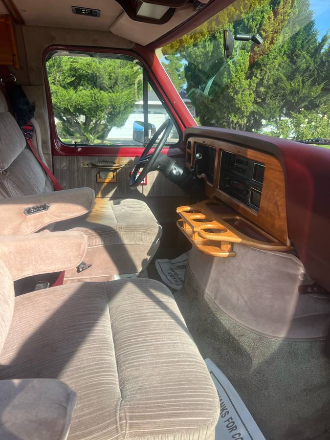Ford-e150-conversion-van-1990-red-15