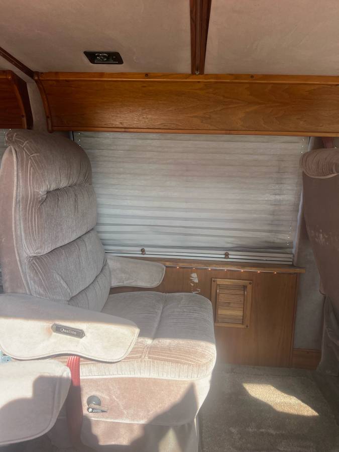 Ford-e150-conversion-van-1990-red-2