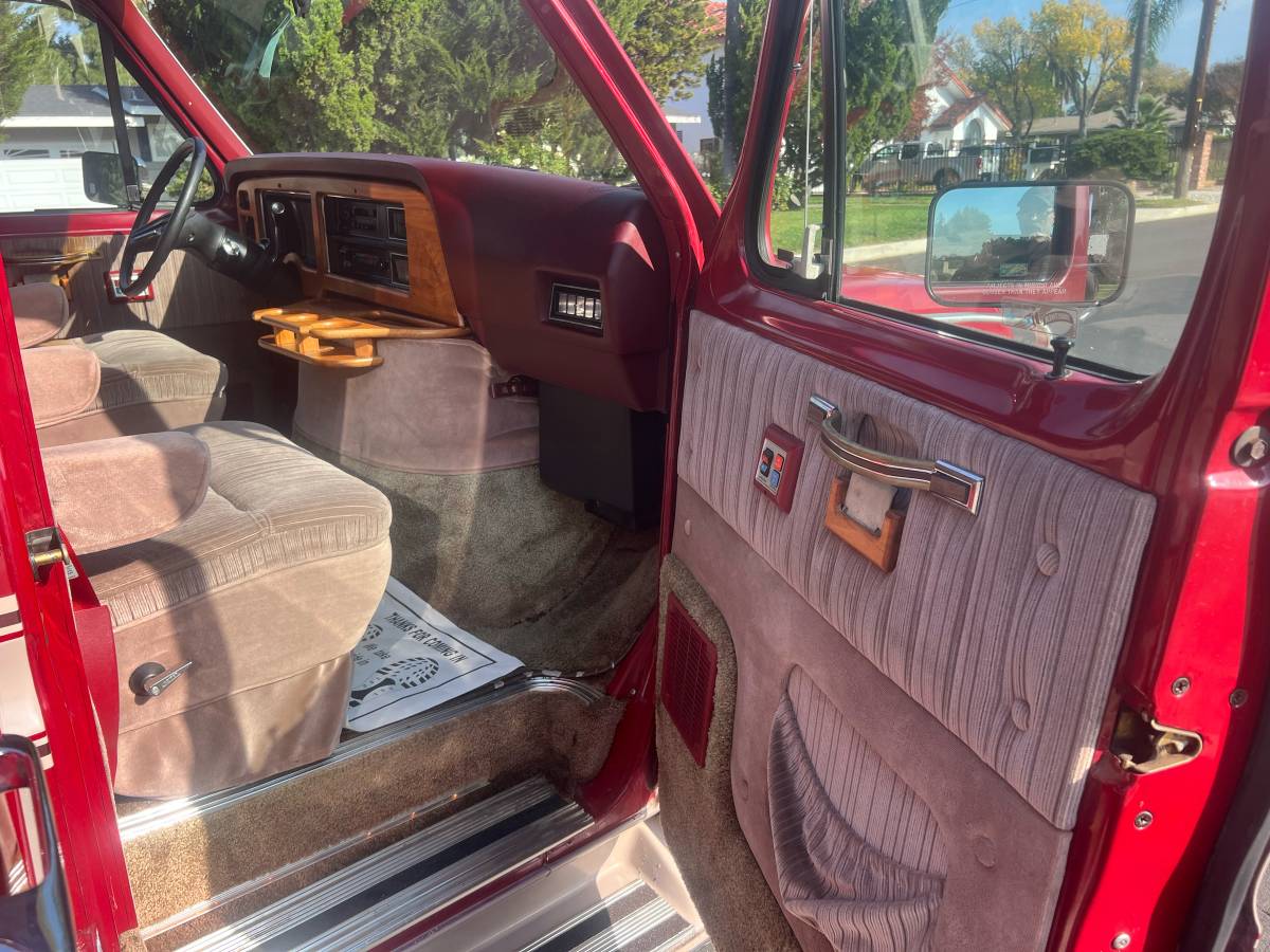 Ford-e150-conversion-van-1990-red-21