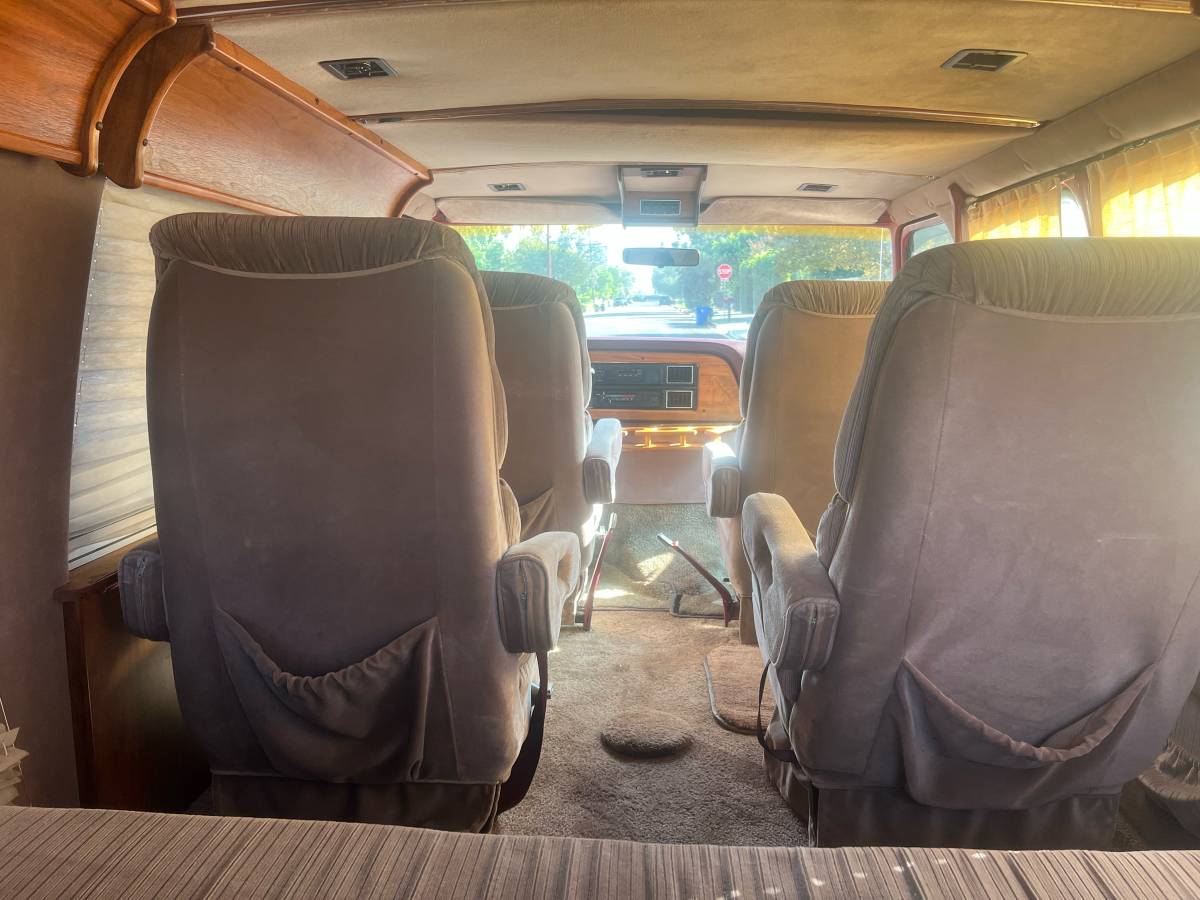 Ford-e150-conversion-van-1990-red-3