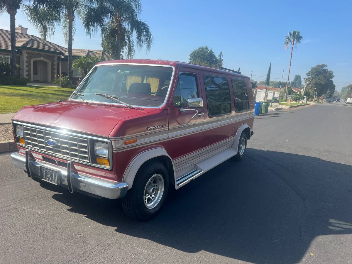 Ford-e150-conversion-van-1990-red-6