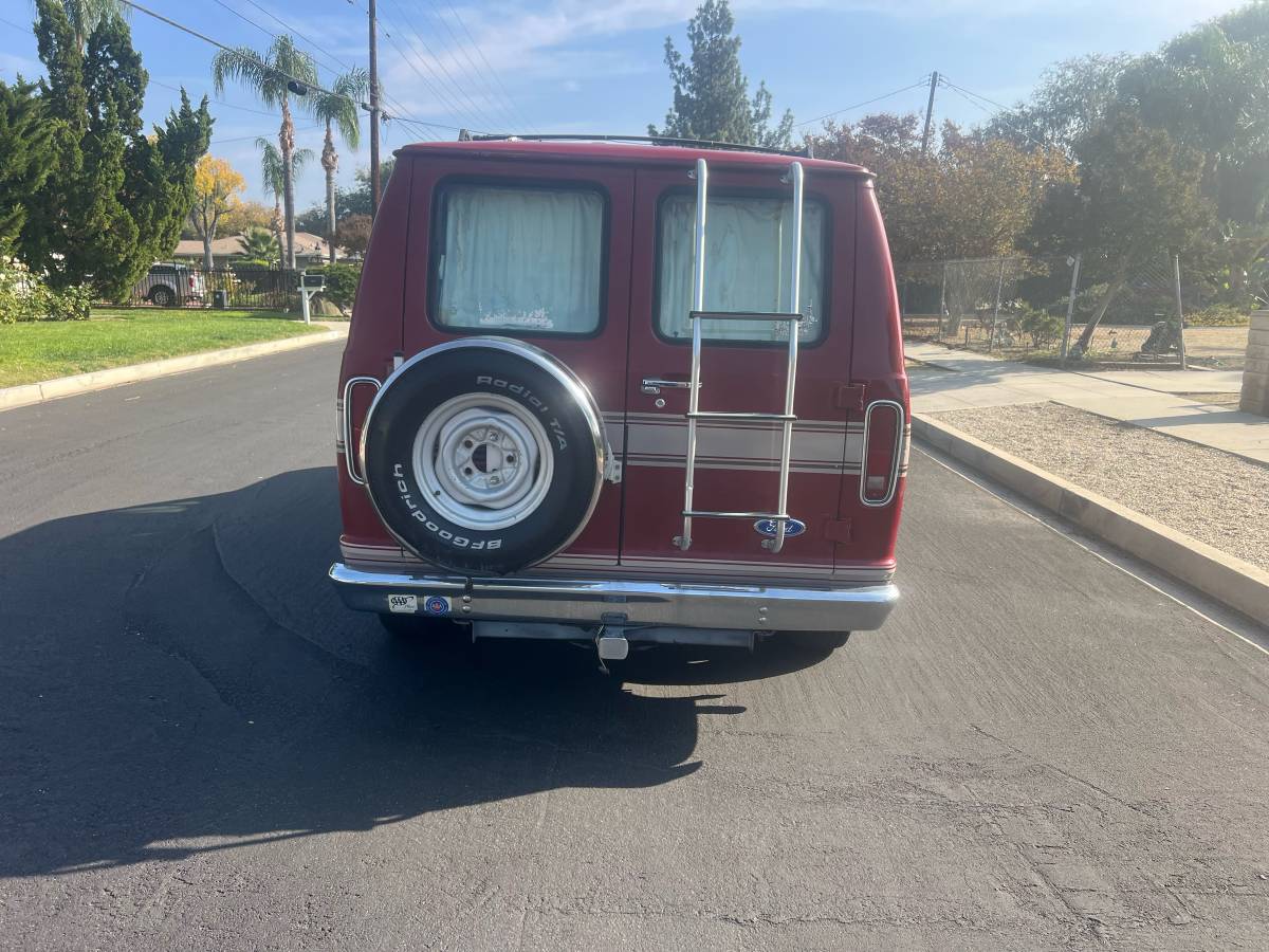 Ford-e150-conversion-van-1990-red-8