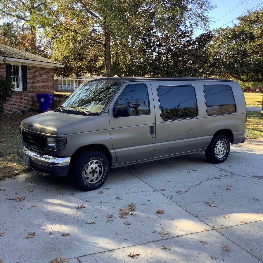 Ford-e150-conversion-van-1992-1